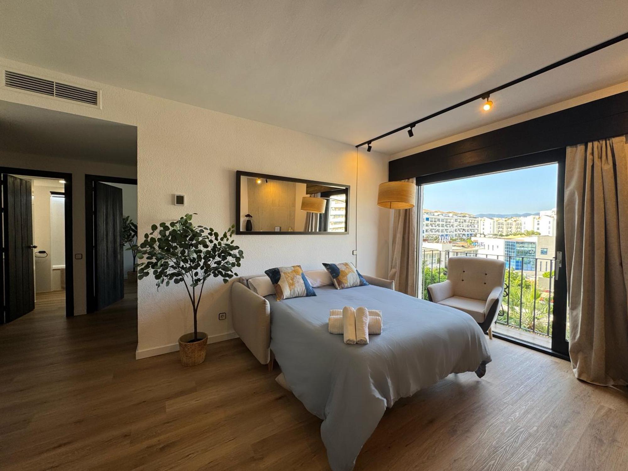 Modern And Cosy In The Heart Of Puerto Banus Apartamento